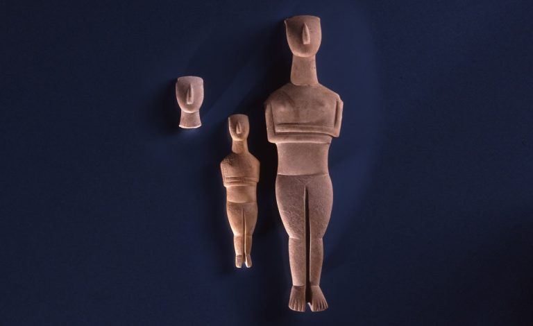 cycladic figurines were found in